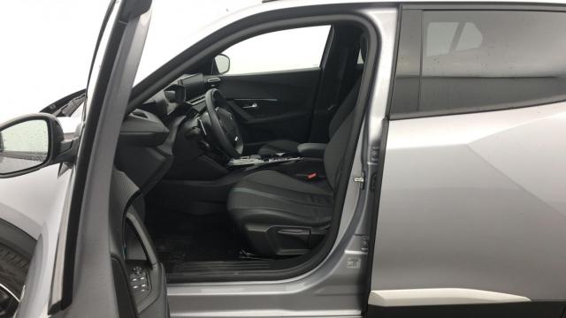 Peugeot 2008 image 8