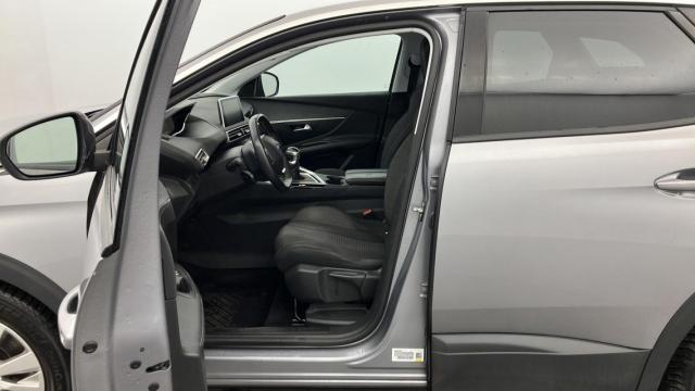 Peugeot 3008 image 2