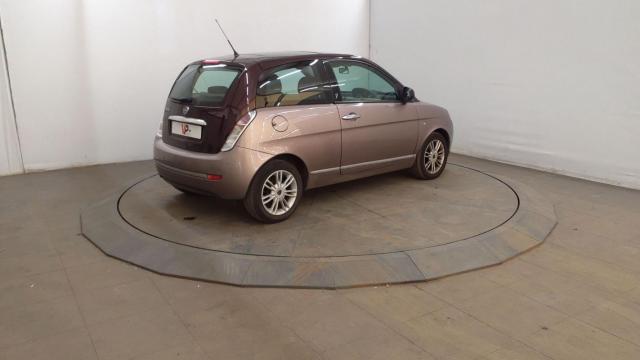 Lancia Ypsilon image 2