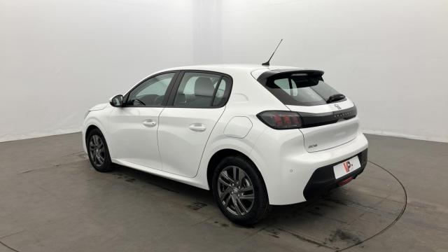 Peugeot 208 image 8