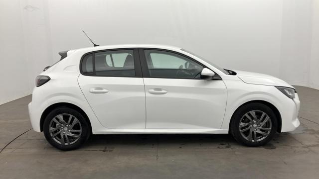 Peugeot 208 image 2