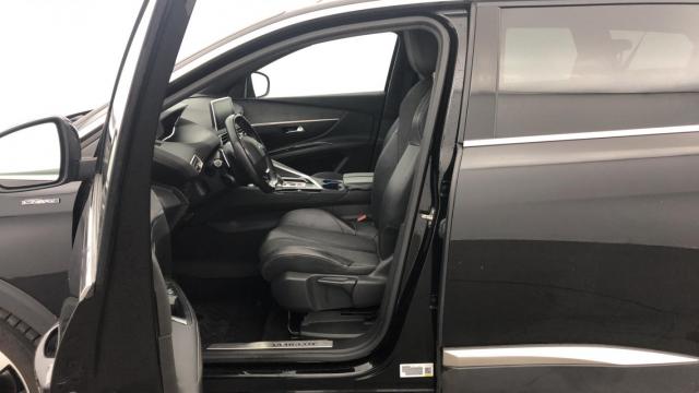 Peugeot 5008 image 2