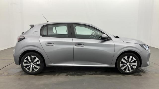 Peugeot 208 image 7