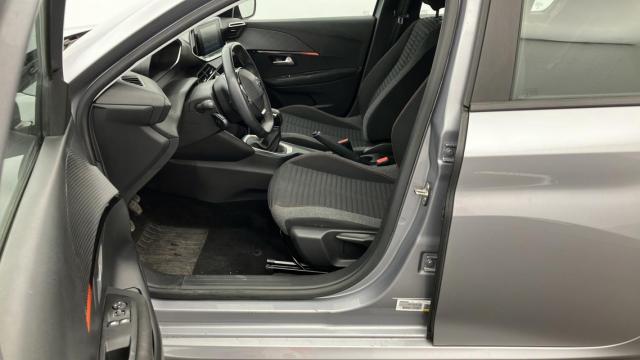 Peugeot 208 image 8
