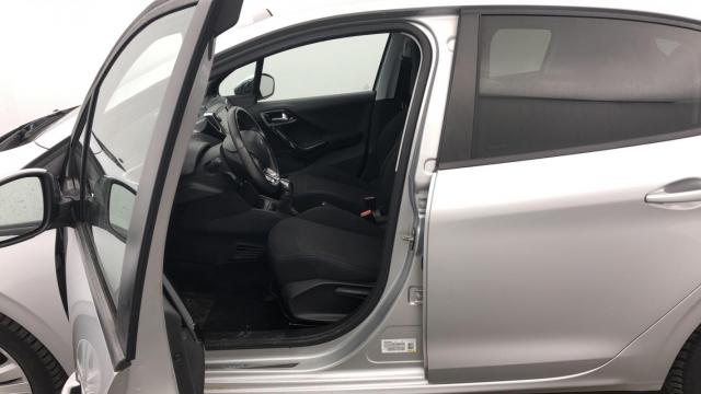 Peugeot 208 image 7