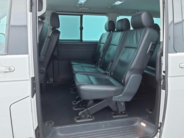 Volkswagen Caravelle image 2