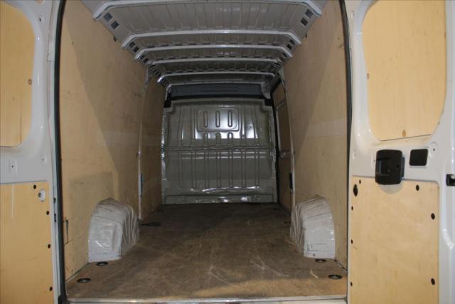 Peugeot Boxer image 2