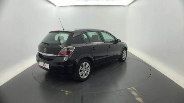 Opel Astra image 1