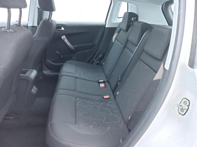 Peugeot 2008 image 2