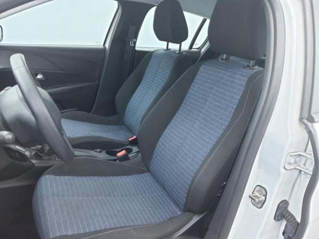 Peugeot 208 image 1