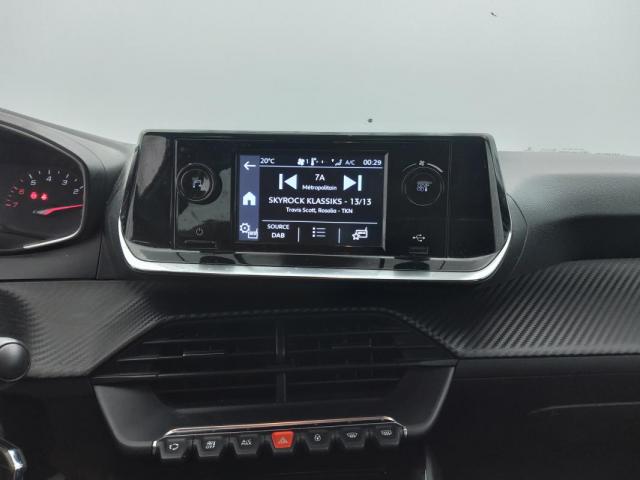 Peugeot 208 image 3