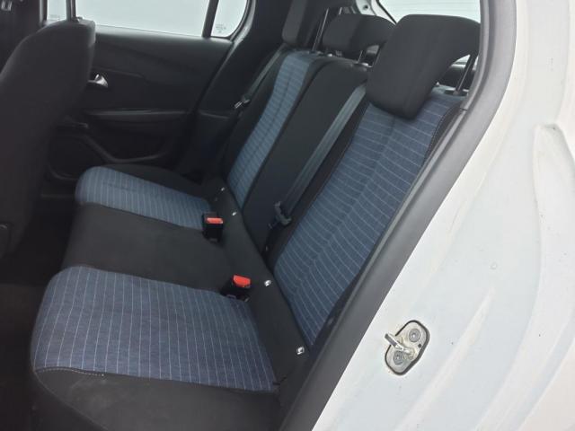 Peugeot 208 image 4