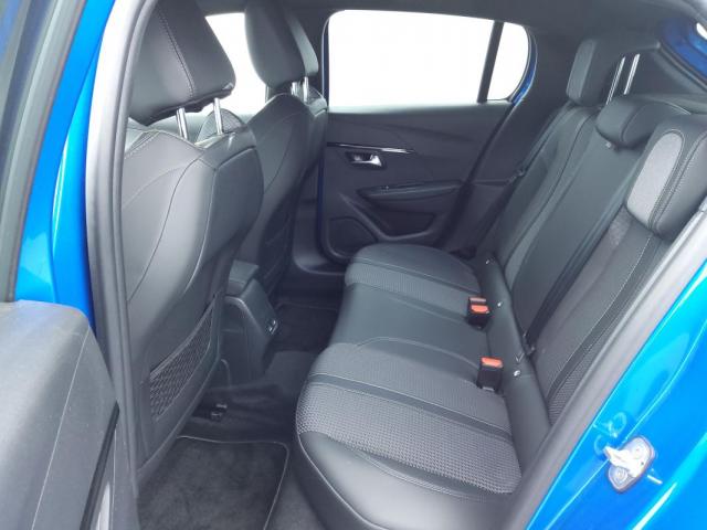 Peugeot 208 image 1