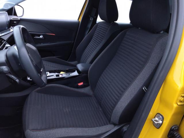 Peugeot 208 image 7