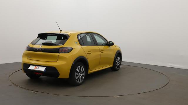 Peugeot 208 image 1