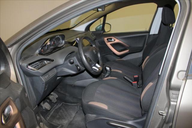 Peugeot 208 image 3