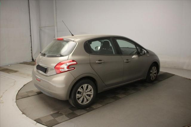 Peugeot 208 image 6