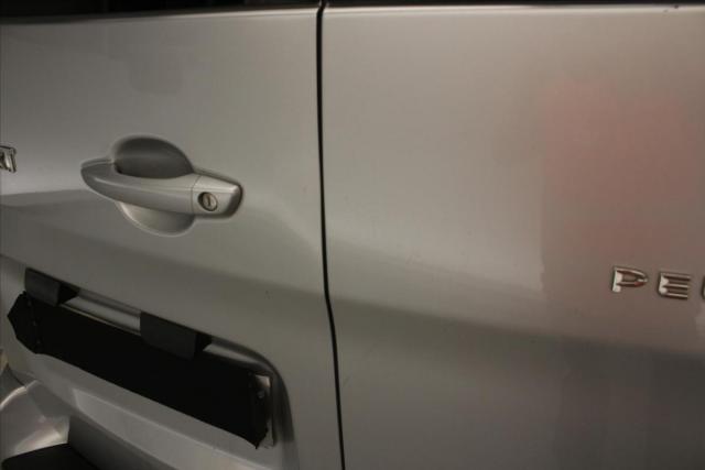 Peugeot Expert Combi image 6