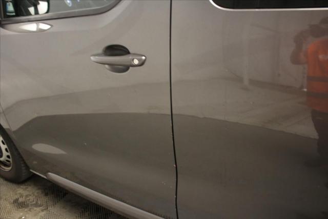 Peugeot Expert Combi image 1