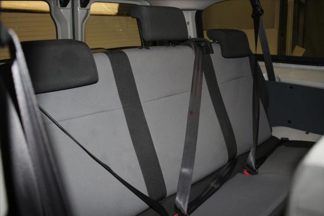 Peugeot Expert Combi image 2
