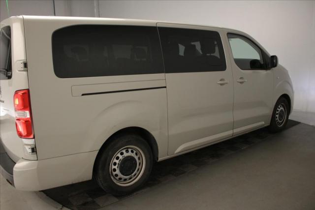 Peugeot Expert Combi image 3