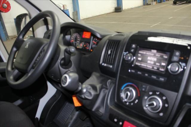 Peugeot Boxer image 1