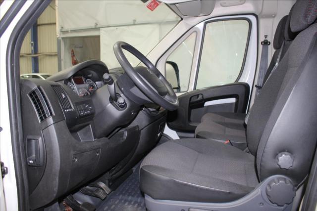 Peugeot Boxer image 1