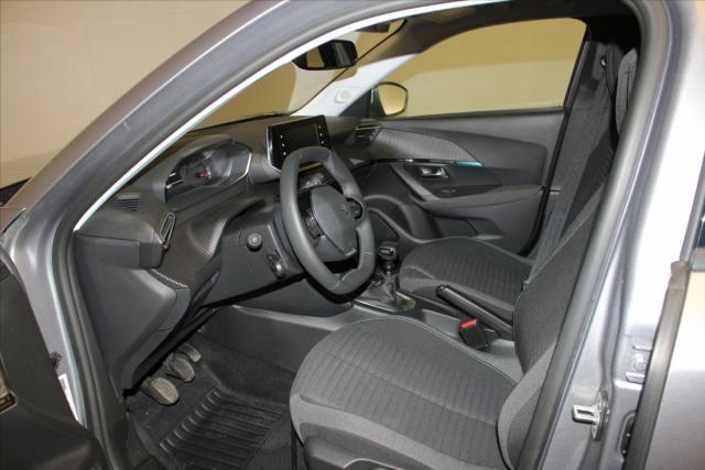 Peugeot 2008 image 2