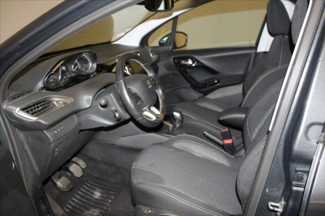 Peugeot 208 image 2