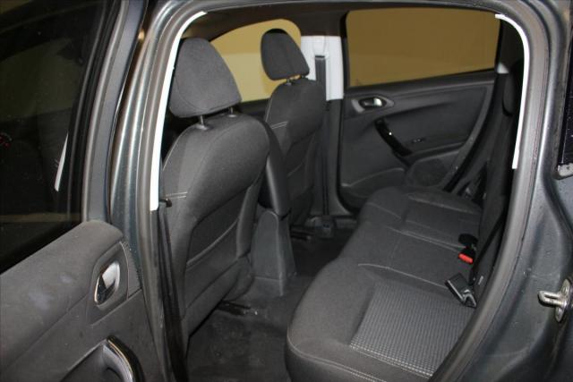 Peugeot 208 image 4