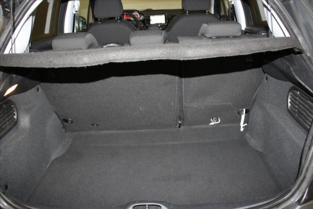 Peugeot 208 image 6