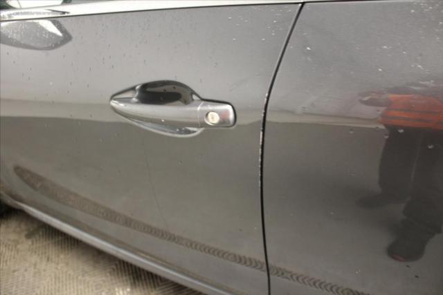 Peugeot 208 image 8