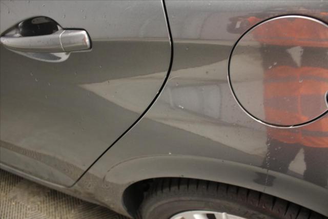 Peugeot 208 image 5