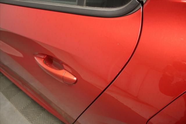 Peugeot 208 image 8