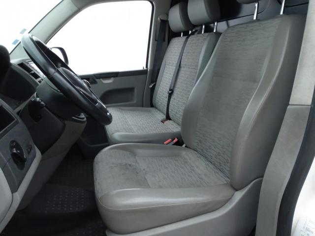 Volkswagen Transporter image 2