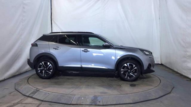 Peugeot 2008 image 2