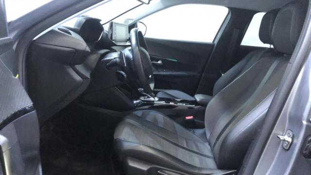 Peugeot 2008 image 6