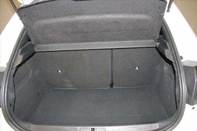 Peugeot 208 image 2