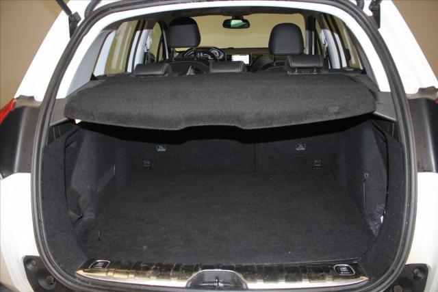 Peugeot 2008 image 8