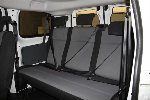 Peugeot Expert Combi image 1
