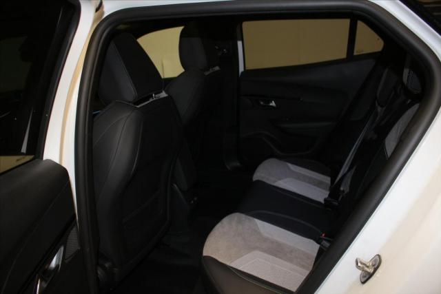Peugeot 2008 image 6