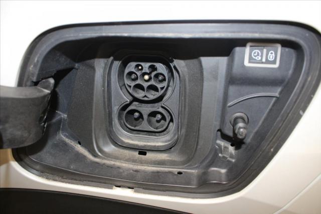 Peugeot 2008 image 8