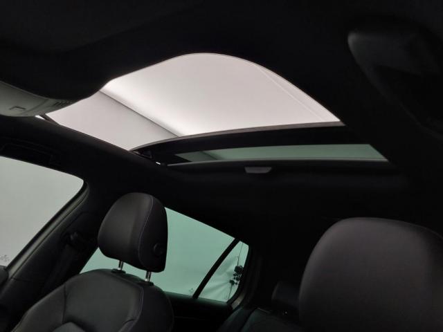 Volkswagen Golf image 6