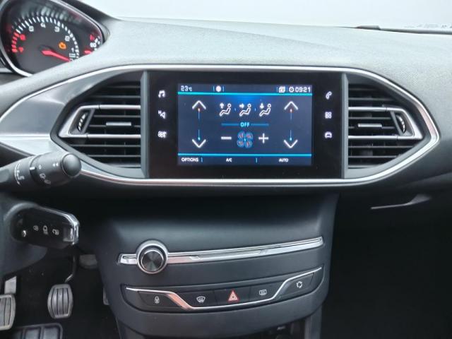 Peugeot 308 image 2