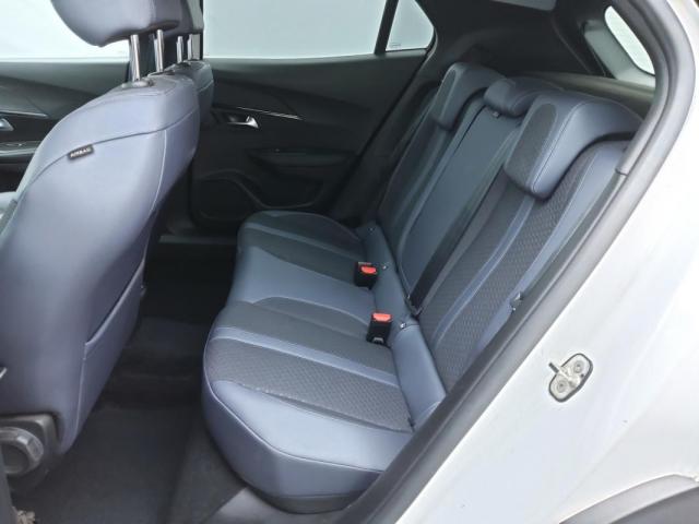 Peugeot 2008 image 3