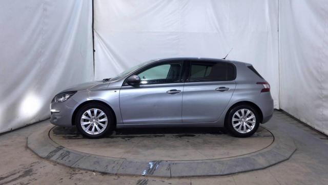 Peugeot 308 image 2
