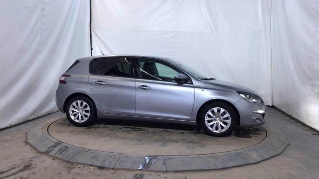 Peugeot 308 image 1