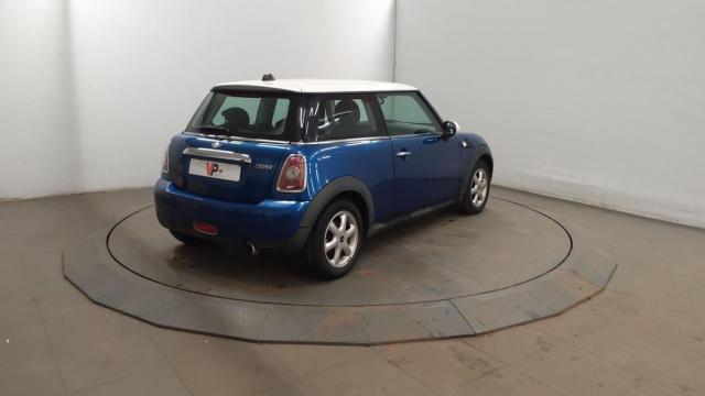 Mini Hatch image 5