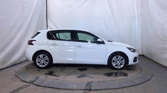 Peugeot 308 image 2