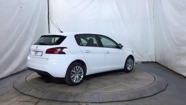 Peugeot 308 image 2